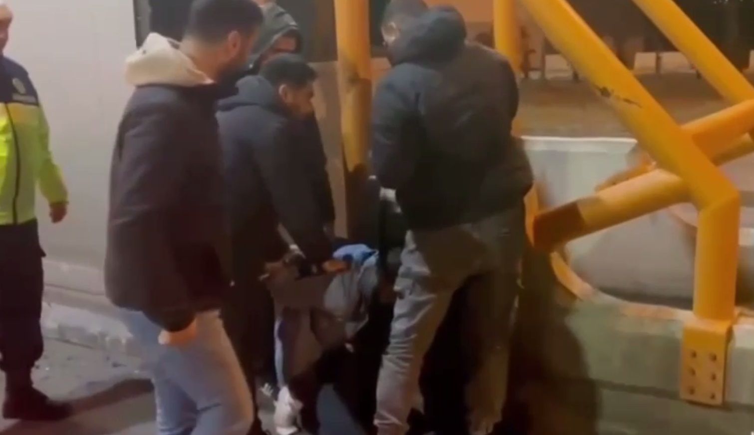 sahte savcilari polis yakaladi 2 Mi8s7pVV