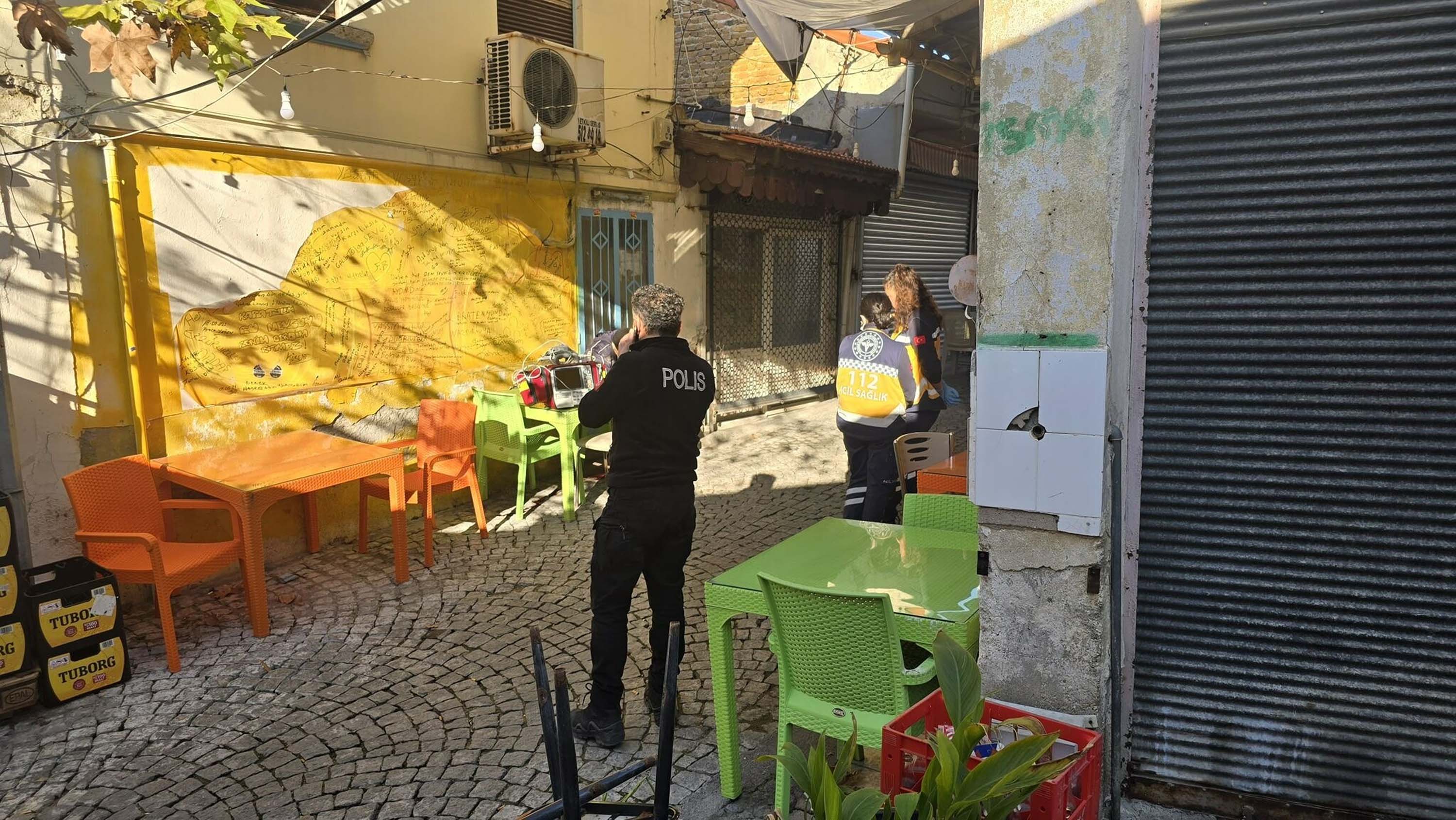 sandalyedeki olumunde korkunc detay ortaya cikti 17 yasindaki katil zanlisi genc kiz kameraya takildi