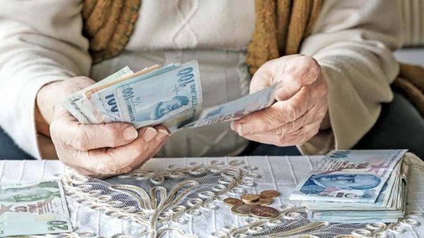 sgk uzmani ozgur erdursun emekliye 5 ay sonra gelecek zammi simdiden acikladi uzman isim B9ugMe5W