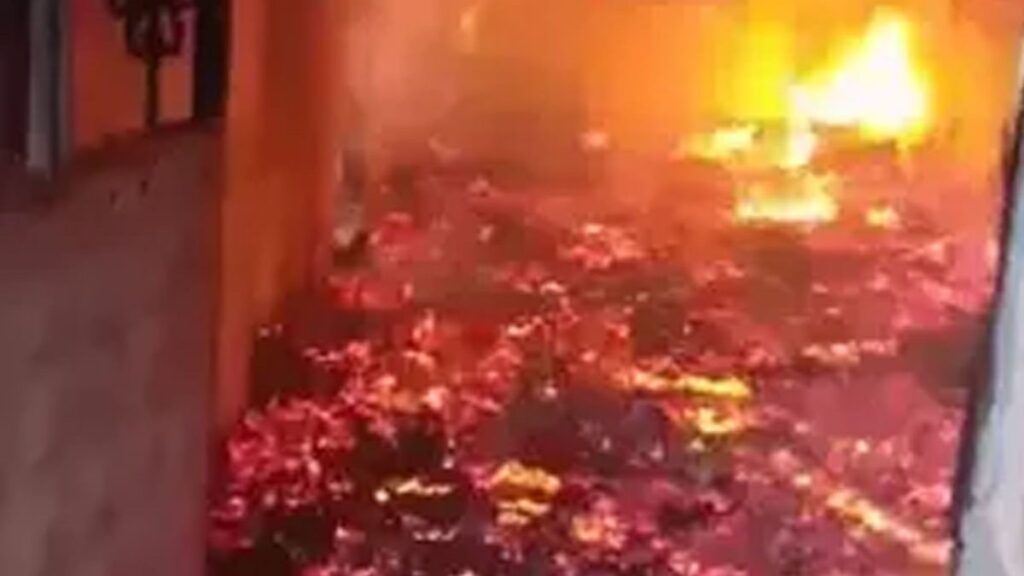 sobadan cikan yangin evi kule cevirdi 72 yasindaki kisi agir yaralandi vyRsUUqx