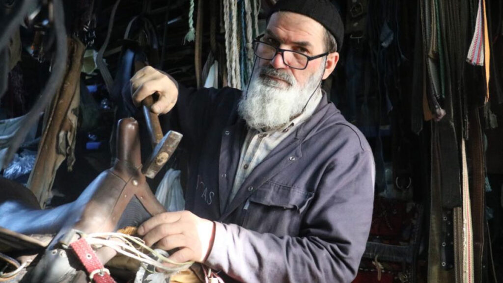 son sarac ustasi artik dizi setleri icin uretim yapiyor 5jYT6fCV