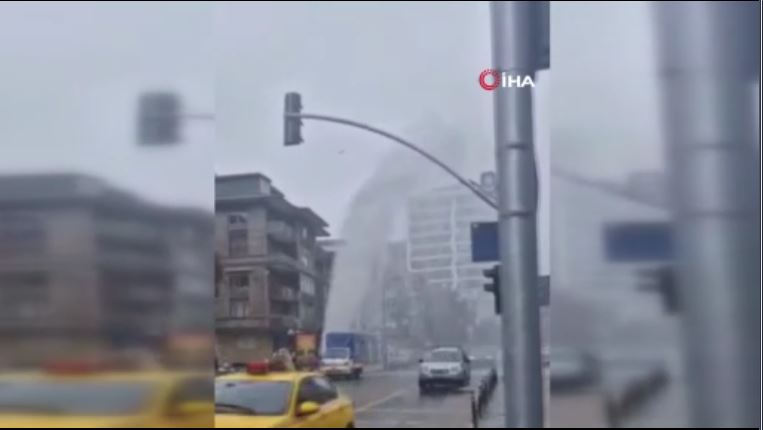sosyete semti kalamista yer altindan fiskirdi binalarin boyunu gecti kimi telefona sarildi kimi kacacak 9esfXnyE
