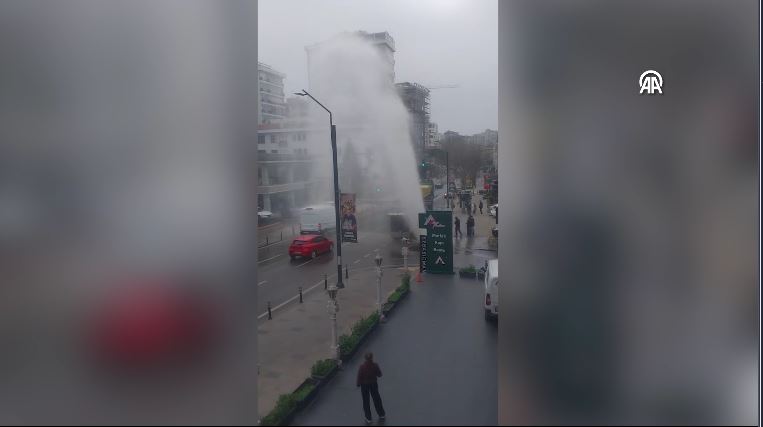 sosyete semti kalamista yer altindan fiskirdi binalarin boyunu gecti kimi telefona sarildi kimi kacacak FgCJmuAC