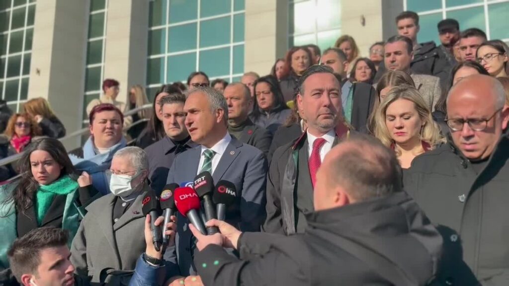 suat ozcagdastan sila bebek davasinda kararin aciklanmasinin ardindan iktidara flas sozler hpORqt5y