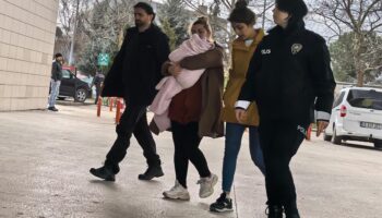 sucustu yakalandi kucagindaki bebekle tutuklandi XVNIdirW