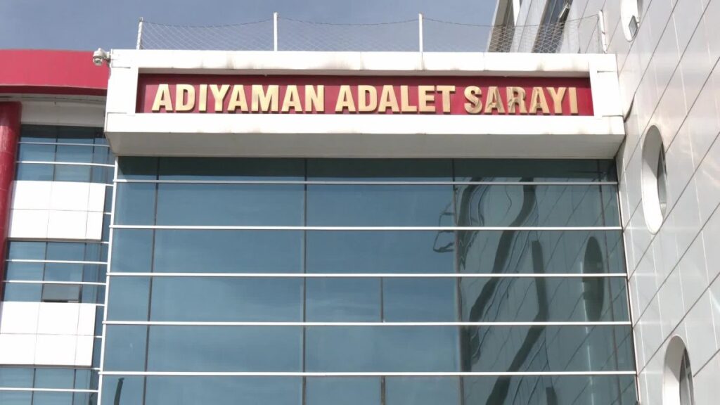 sueda kent sitesinde iki kardesini kaybetmisti depremzede hatice ozciris kamu gorevlileri ve ust duzeydeki 1ghRb342