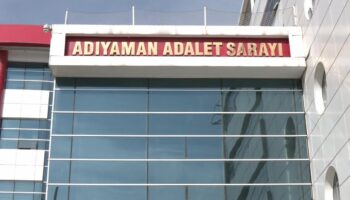 sueda kent sitesinde iki kardesini kaybetmisti depremzede hatice ozciris kamu gorevlileri ve ust duzeydeki 1ghRb342