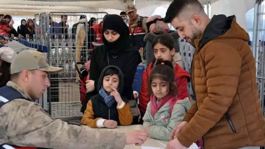 suriyeli ogretmenden meslektaslarina cagri cocuklarimizin egitimi icin ulkenize donun YpFe6J5I