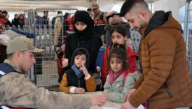 suriyeli ogretmenden meslektaslarina cagri cocuklarimizin egitimi icin ulkenize donun YpFe6J5I