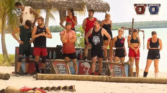 survivorda tansiyon yukseldi iki yarismaci birbirine girdi 0 BLcQIlAs