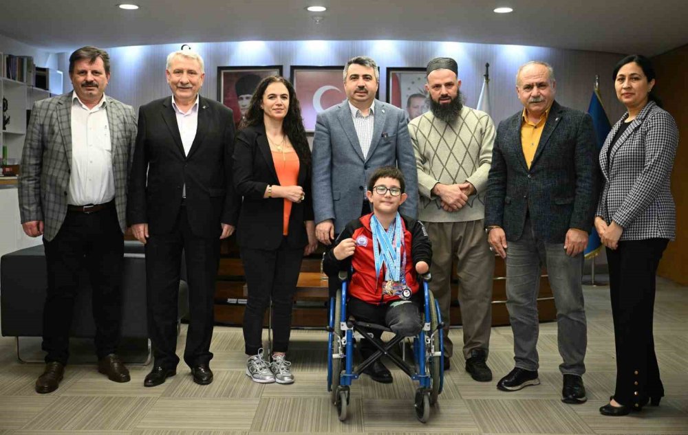 tek koluyla sampiyonluga kulac atiyor 3 Us33HOJW