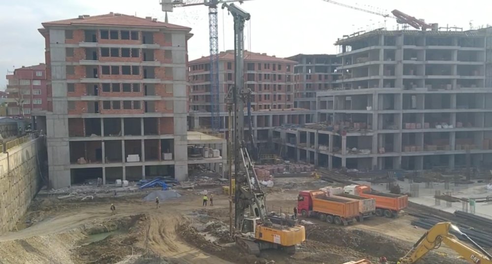 tonlarca agirliginda kalibin altinda kaldi 3 fRMrnH2w