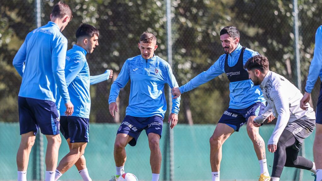 trabzonspor yeni transferini kadroya aldi MEinVvGd