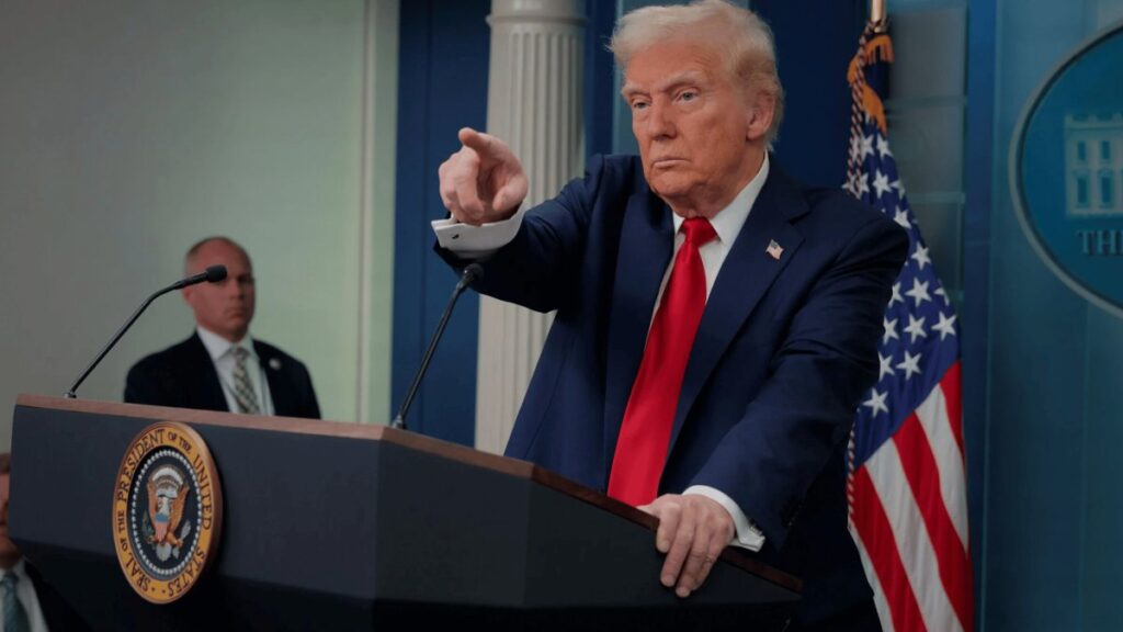 trump yonetimine ilk dava acildi 79SfB8xw