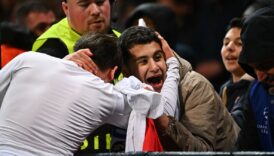 turk taraftar arda guleri gorunce sevincten cilgina dondu o sozler yayina yansidi 73miecm3