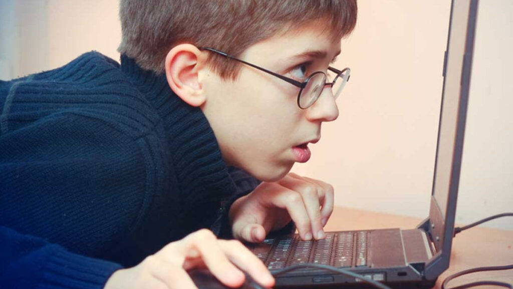 uzmanindan ebeveynlere uyari cocuklarin internet kullaniminin sakincalari elGPgGl3