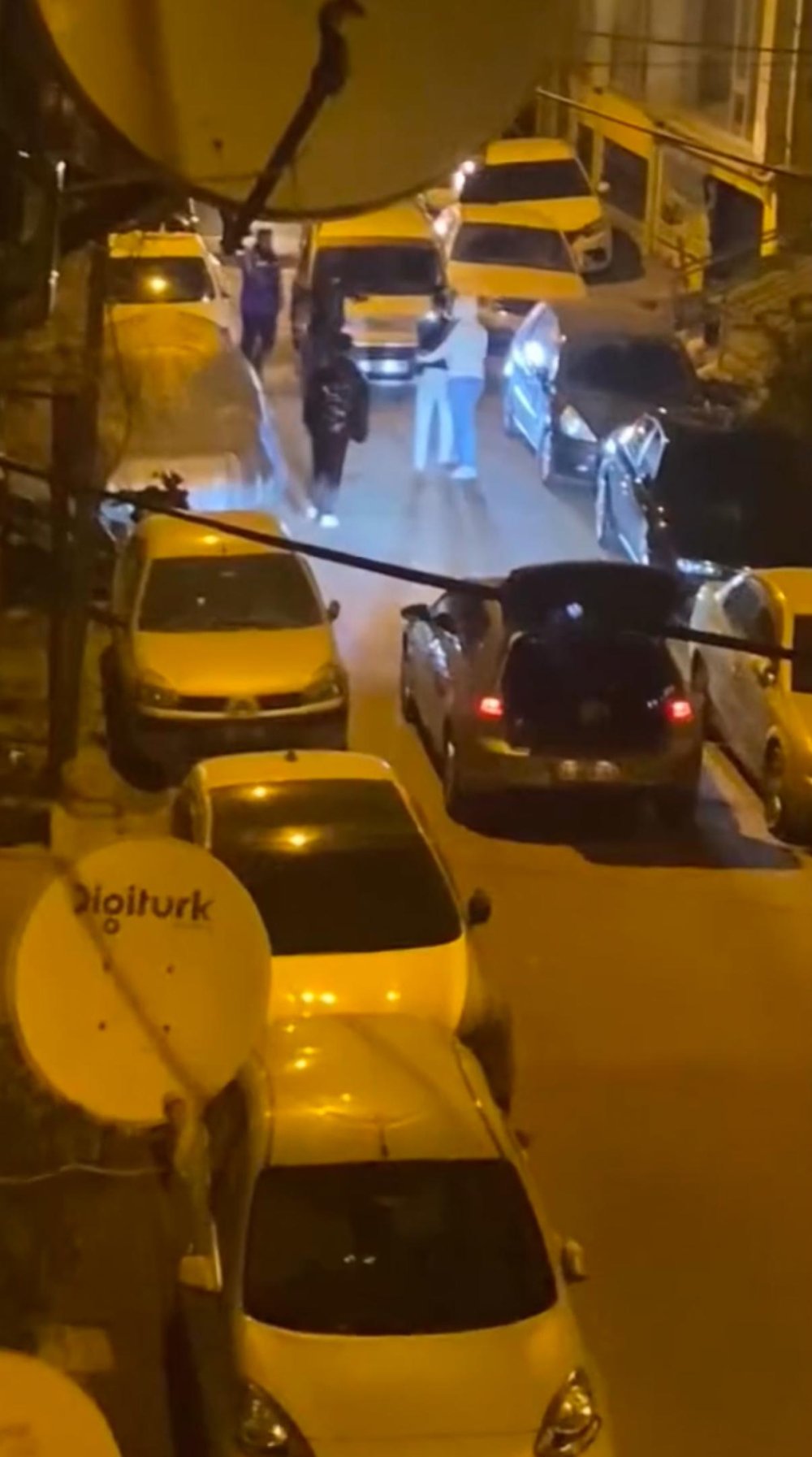 yol verme tartismasi tekmeli yumruklu kavgaya donustu 0 Hdu4GchJ