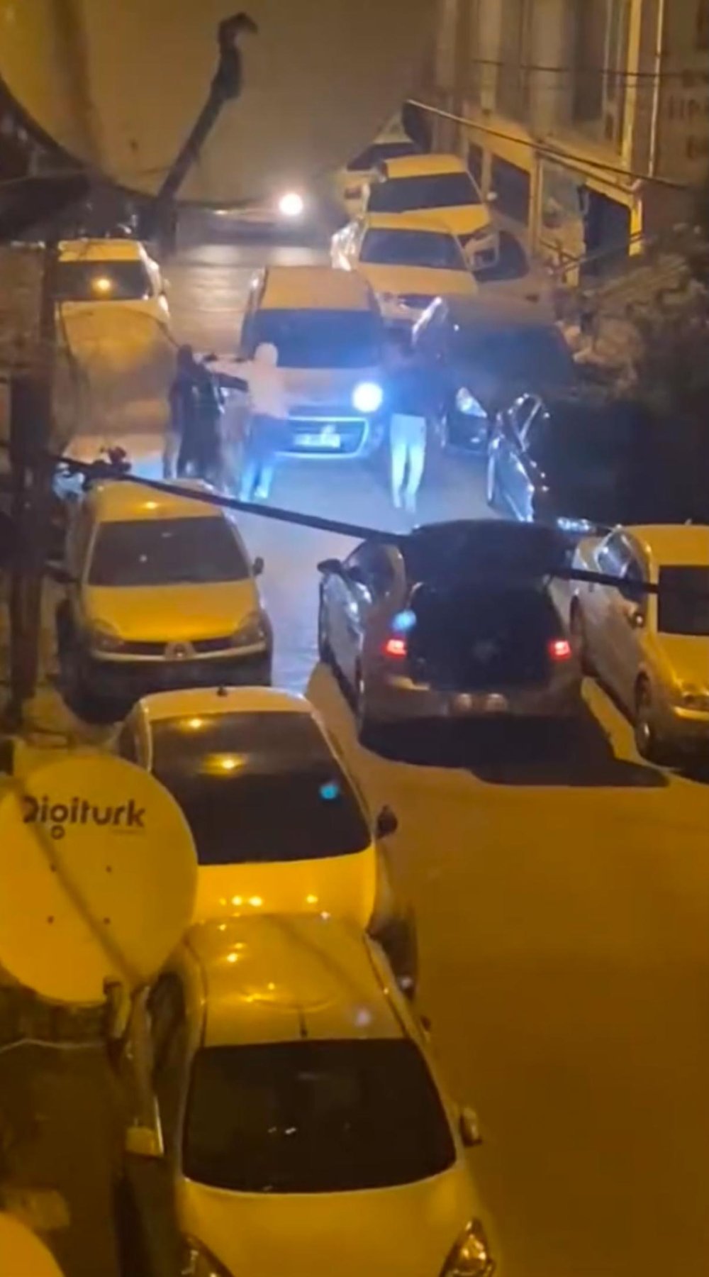 yol verme tartismasi tekmeli yumruklu kavgaya donustu 2 MsOARD9L