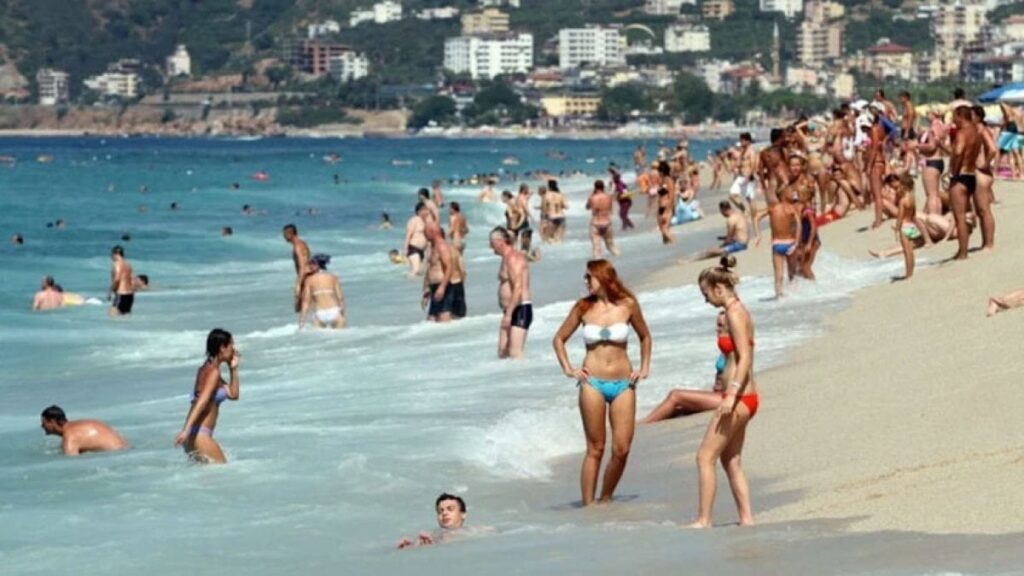 aglanacak halimize guluyoruz alman turistler resmen turkiyeden kacti PZSBEzSM