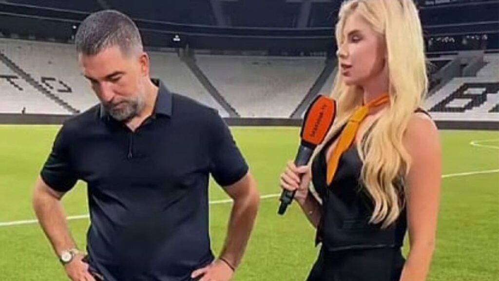 ahmet hakandan arda turana elestiri aQHZFsZm