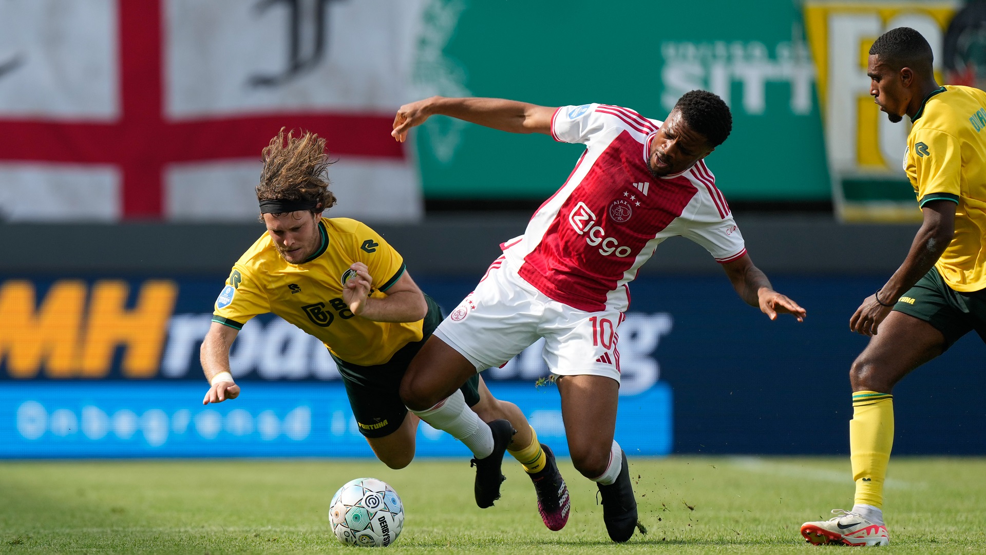 ajax iki golle galibiyetl zirveye yerlesti 0