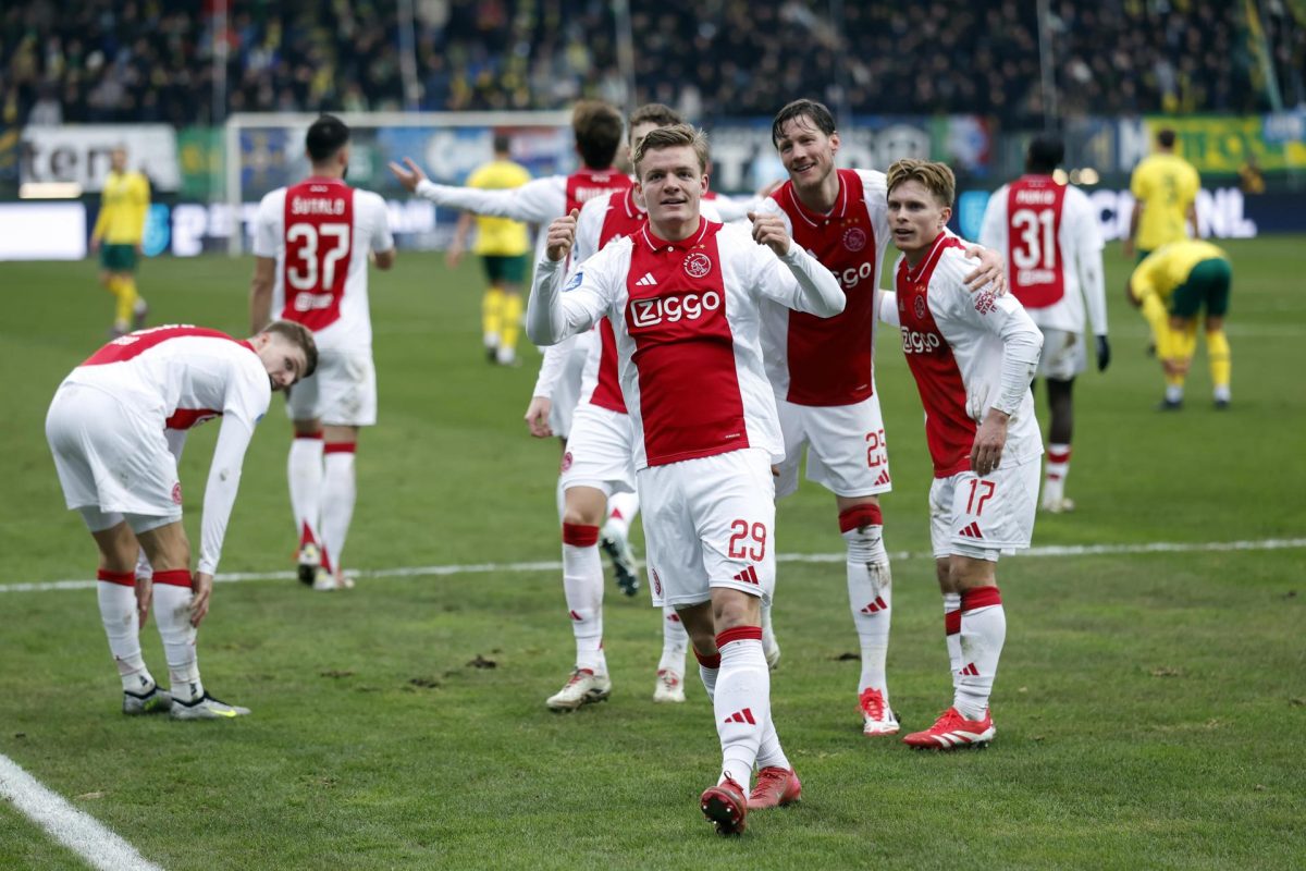 ajax iki golle galibiyetl zirveye yerlesti 2 fjk3Er5T
