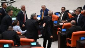 akp ve chpli isim arasinda ayi kavgasi mecliste tansiyon yukseldi 4hQFUTkN