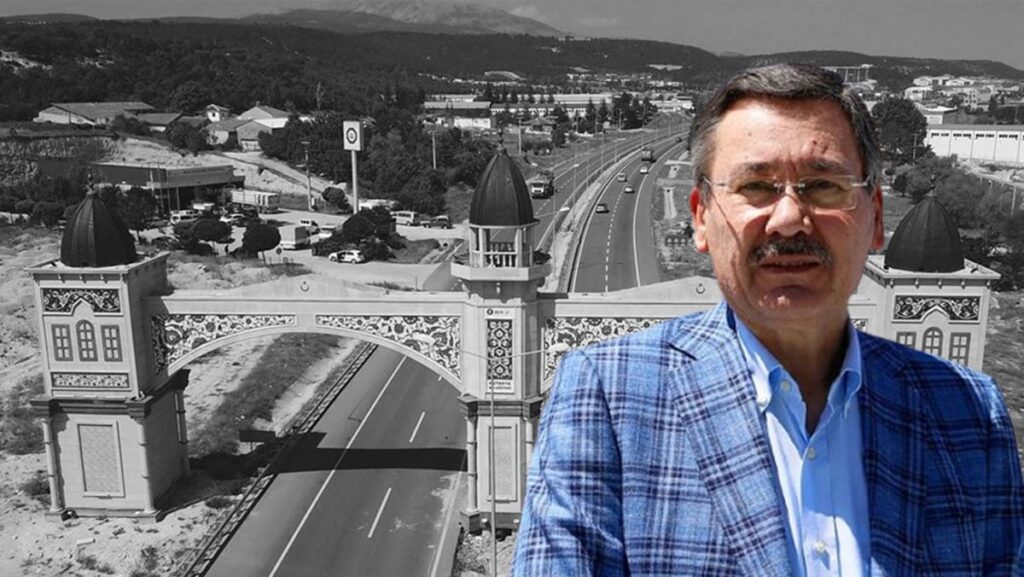 akpli belediye melih gokceke ozendi 30 bin nufuslu belediye 11 milyon 890 bin lira N8BipVwF