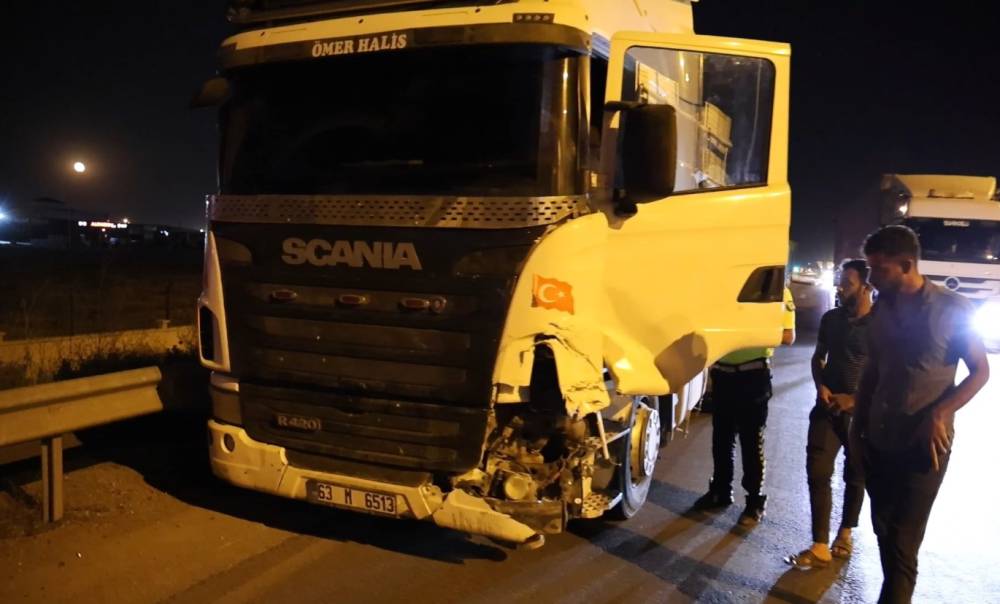 aksarayda tir ile otomobiller carpisti 1 gnrjITV1