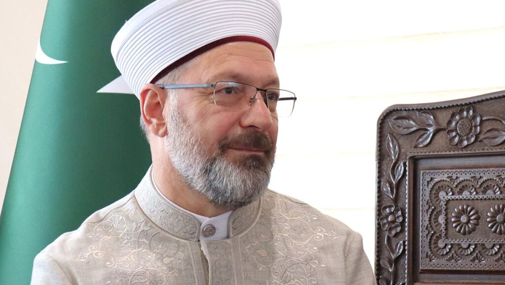 ali erbas 13 kez dunya turu yapti ama ataturku unuttu H5Y7EsE4