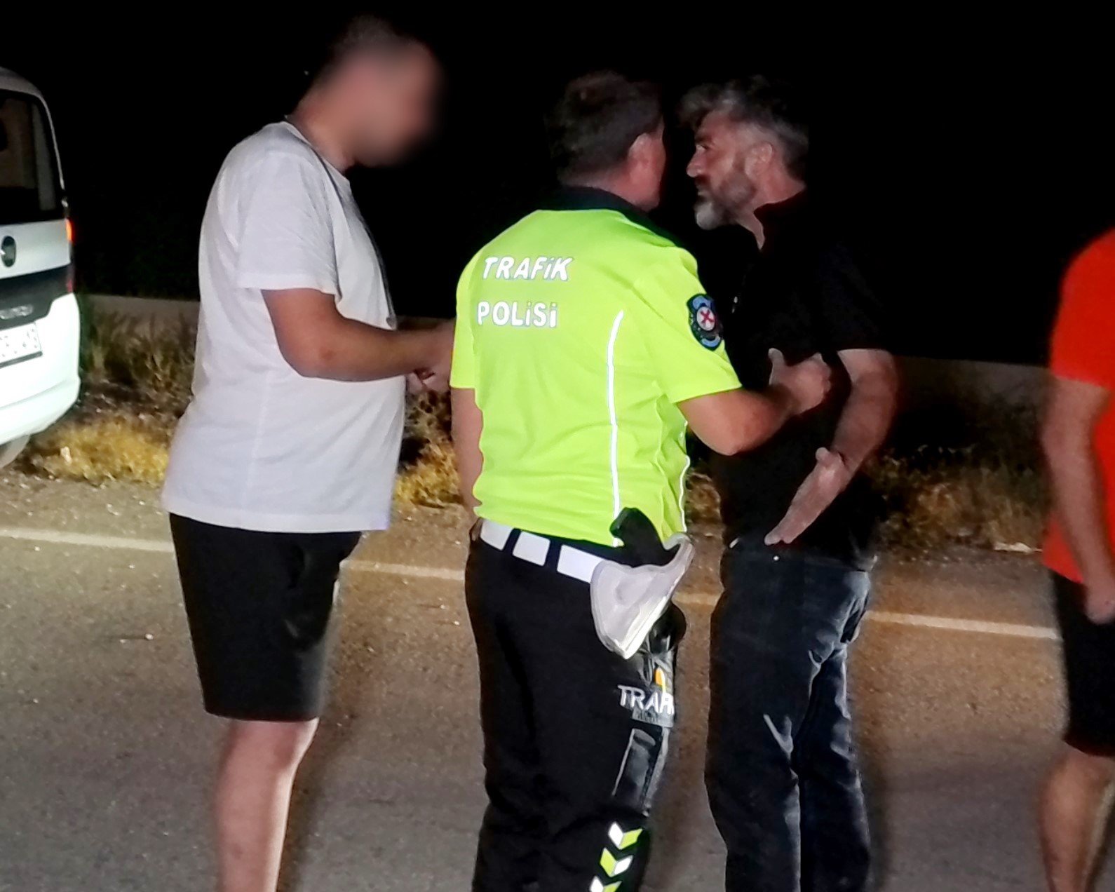 alkollu surucu ile vatandasin sen neden cekiyorsun polemigi 0 8nsAnZ8c