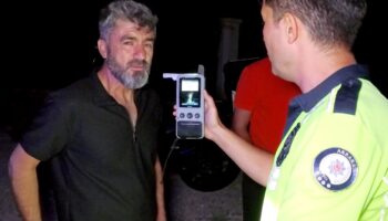 alkollu surucu ile vatandasin sen neden cekiyorsun polemigi 2FLnlcOT