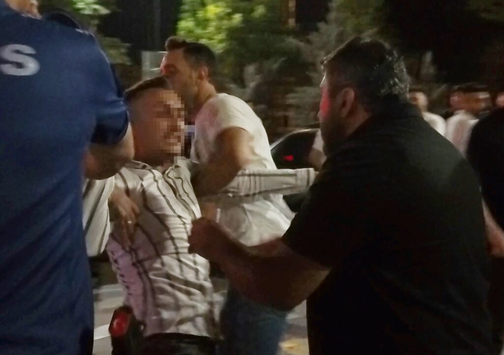 alkollu surucu once polise direnip zorluk cikardi sonra polis aracinin camini kirdi JNK9m2zC