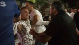 alkollu surucu once polise direnip zorluk cikardi sonra polis aracinin camini kirdi JNK9m2zC