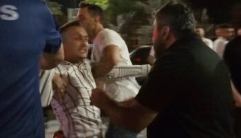 alkollu surucu once polise direnip zorluk cikardi sonra polis aracinin camini kirdi JNK9m2zC