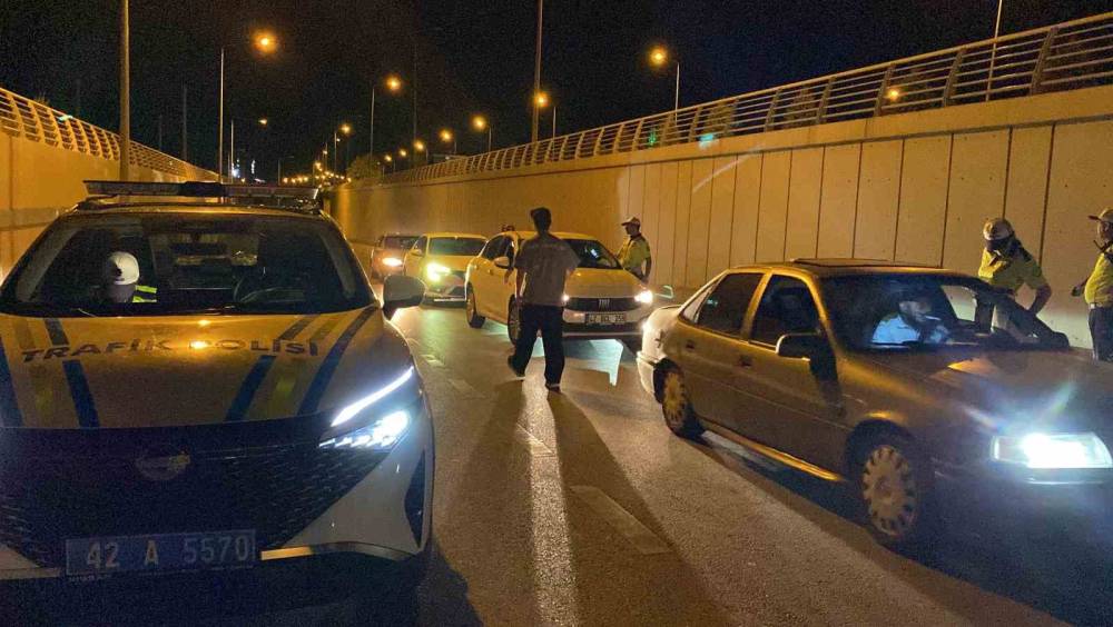 alkolmetreye uflememek icin her yolu denedi polislerin sabir testi 3