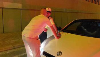 alkolmetreye uflememek icin her yolu denedi polislerin sabir testi ww2ghsxn
