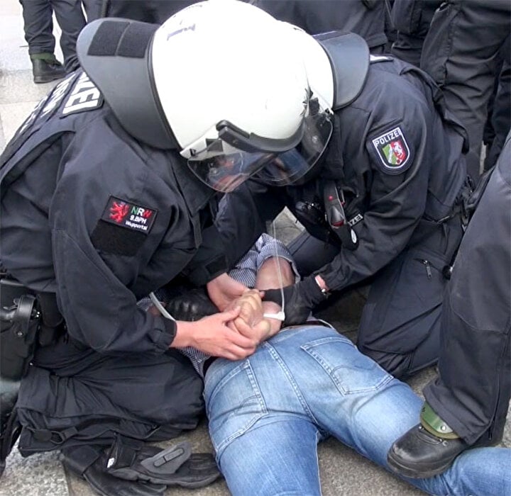 alman polisi 6 bin 300 turkun pesinde her yerde araniyorlar 2 WGyEybs4