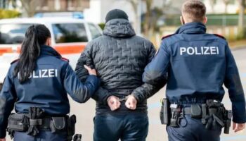 alman polisi 6 bin 300 turkun pesinde her yerde araniyorlar ipq7D2O1