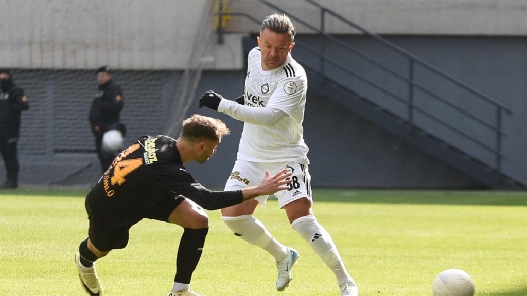 altayda ceyhun gulselam ve ozgur ozkaya beklemede JBvPR5Xk
