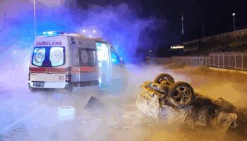 ankarada ters yola giren otomobil karsi yonden gelen otomobile carpti 2 olu GNZwjCnh