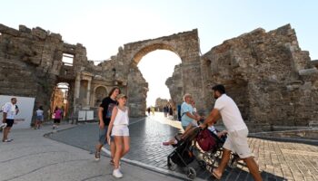antalya tum zamanlarin gunluk turist rekorunu kirdi hkCx59Ej