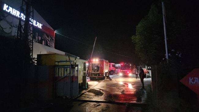 basaksehirde fabrikada cikan yangin korkuttu 2 P9lvAqvb