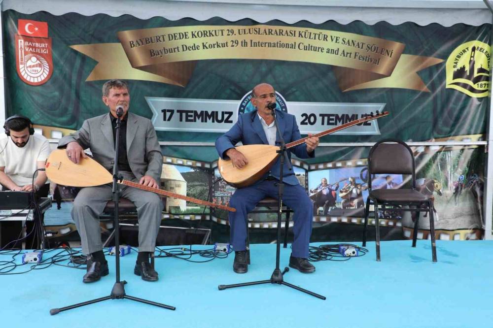 bayburtta yerel ozanlar konseri ve asiklar soleni gerceklestirildi 0 L9g5Dyy3