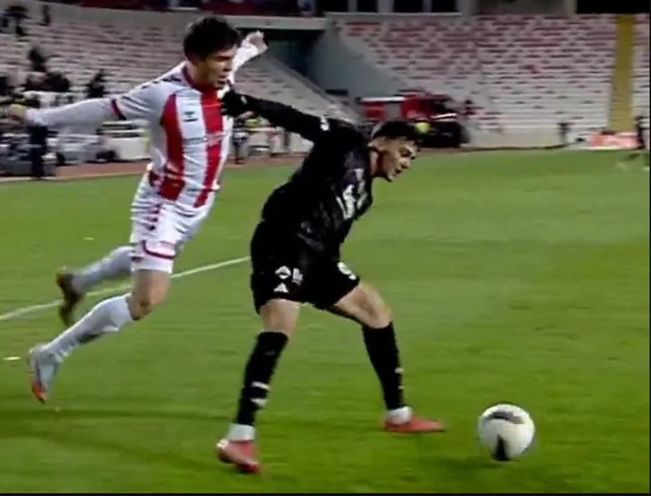besiktasa verilen penaltida karar dogru mu eski hakemler ve yorumcular acikladi 2 1HanWf78