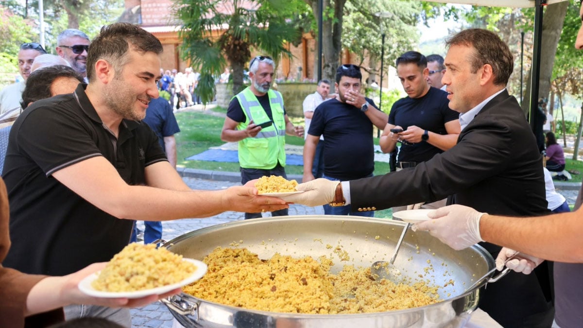 bilecik seyh edebali kulliyesinde cuma namazi sonrasi sifali pilav ikrami 1 XJm8INZS