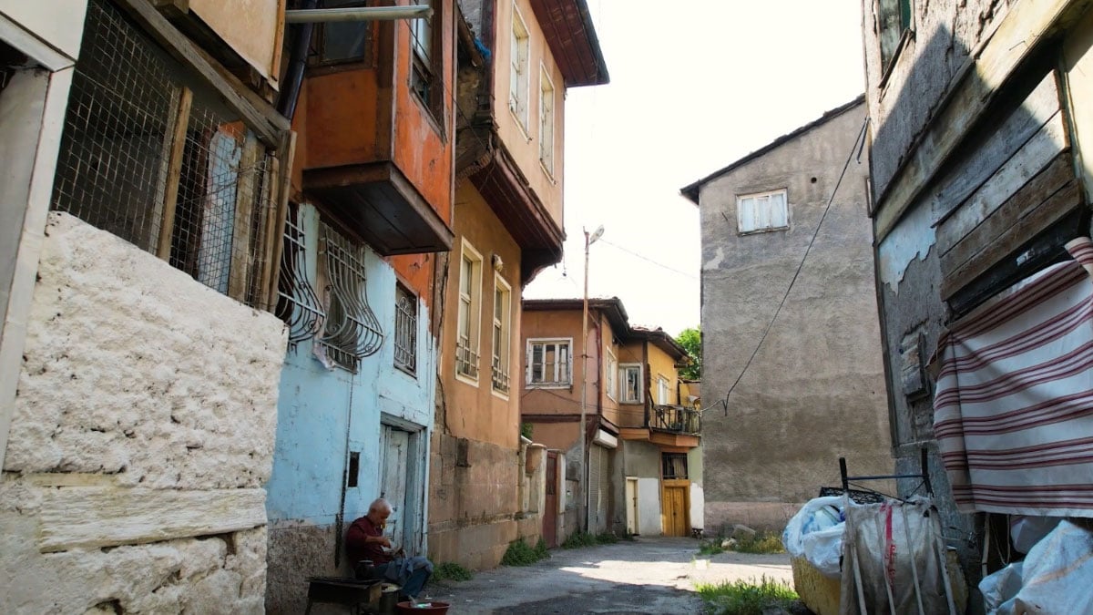 bir donemin parlayan mahallesi bugun zamana direniyor 0 NEZOWU4R