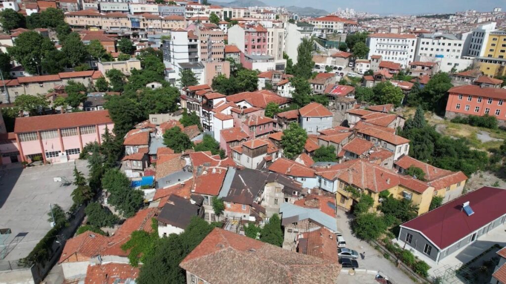 bir donemin parlayan mahallesi bugun zamana direniyor cr8d3kOm