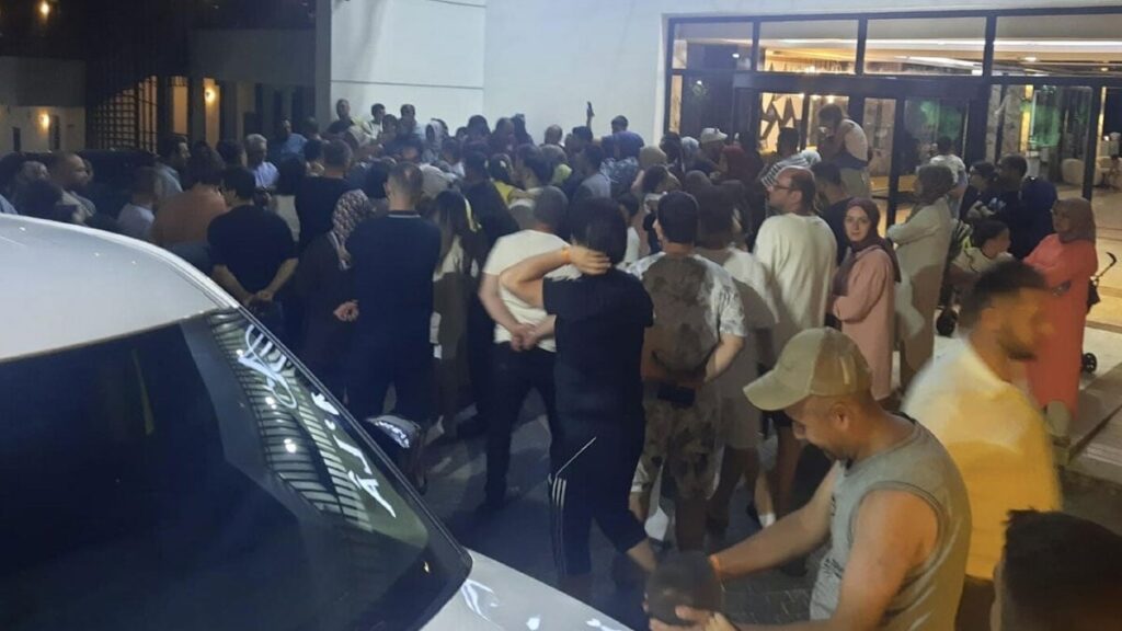 bodrumda turistleri isyan ettiren durum resepsiyona inip tepki gosterdiler JulAVAPc