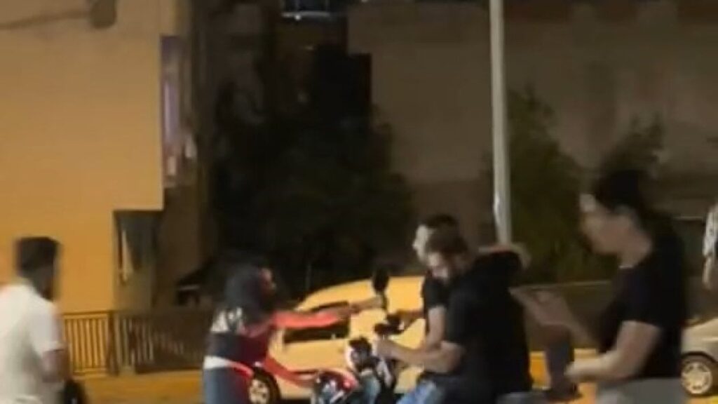 bursada alkollu kiz ortaligi birbirine katti XmvZX355